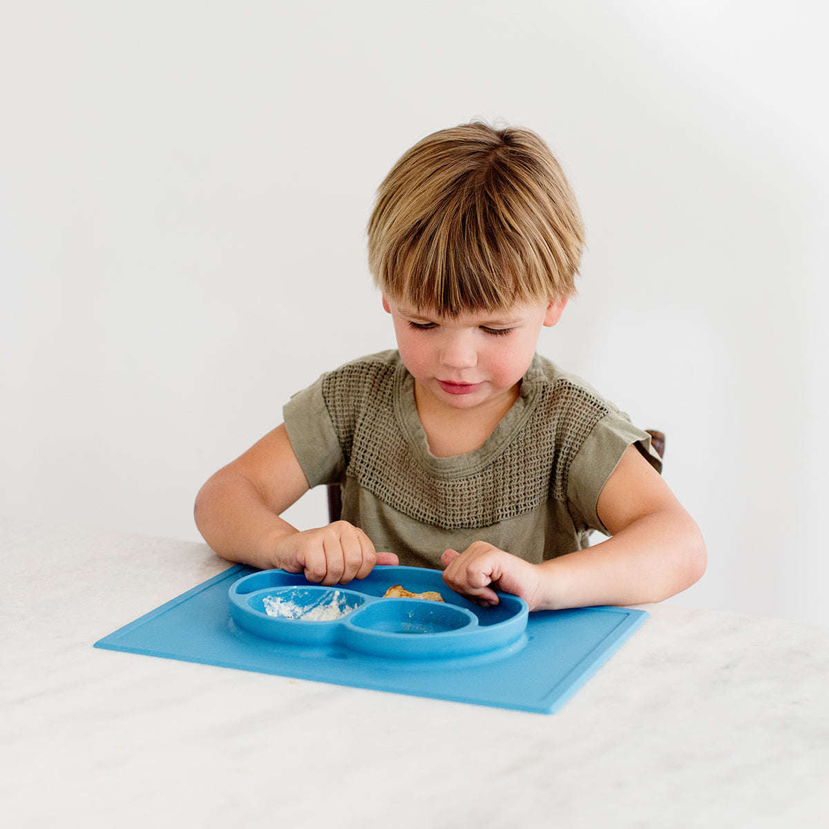 EZPZ Mini Mat & Cup Feeding Set