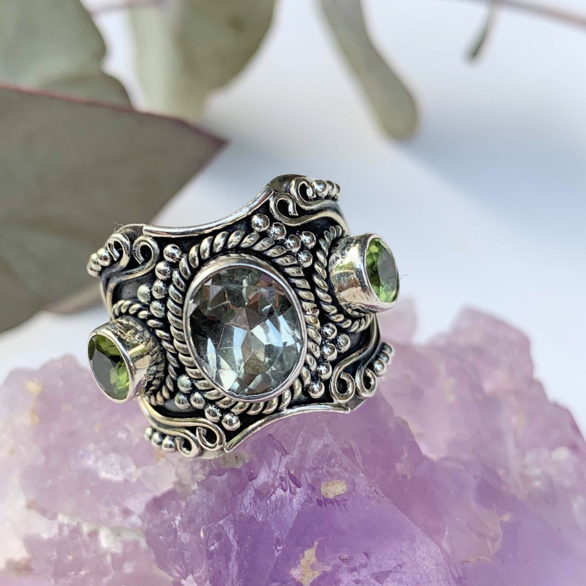 Antique Style Faceted Blue Topaz & Peridot Ring in Sterling Silver (Si