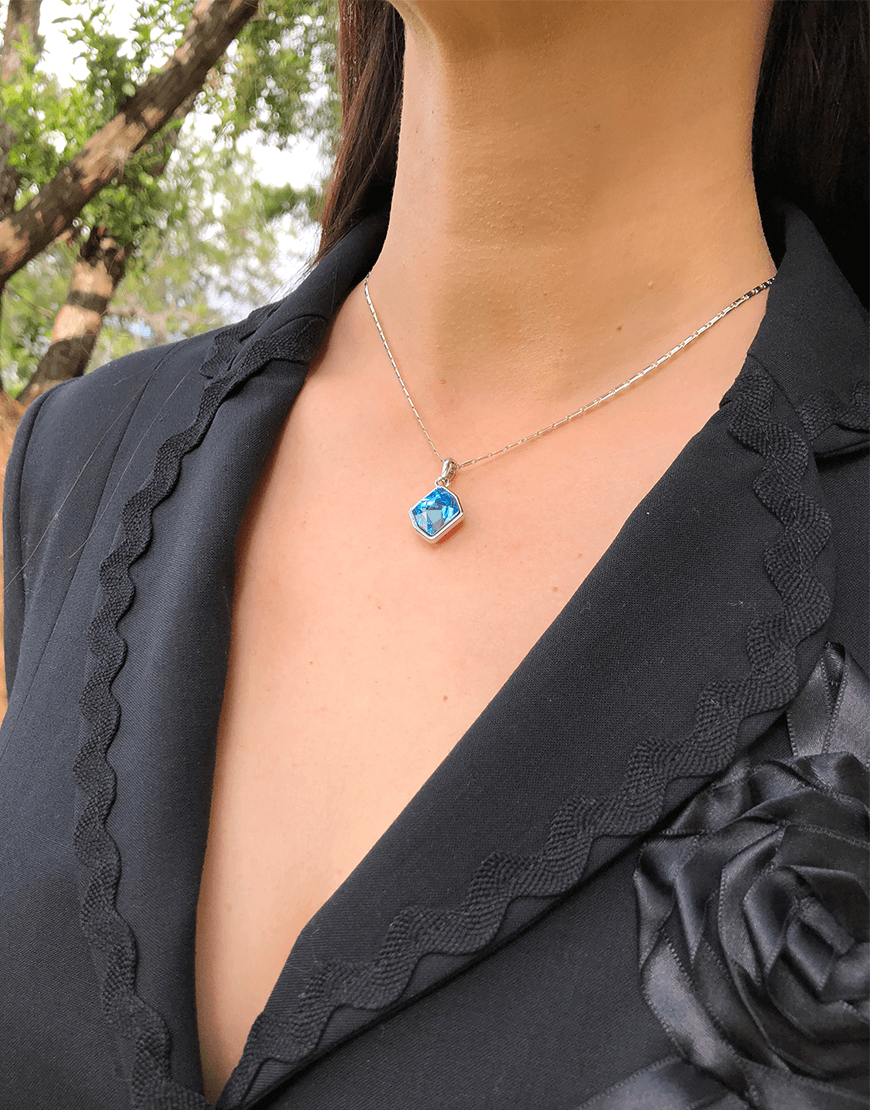 Ocean Blue Crystal Necklace, Shades of Blue and Beachy
