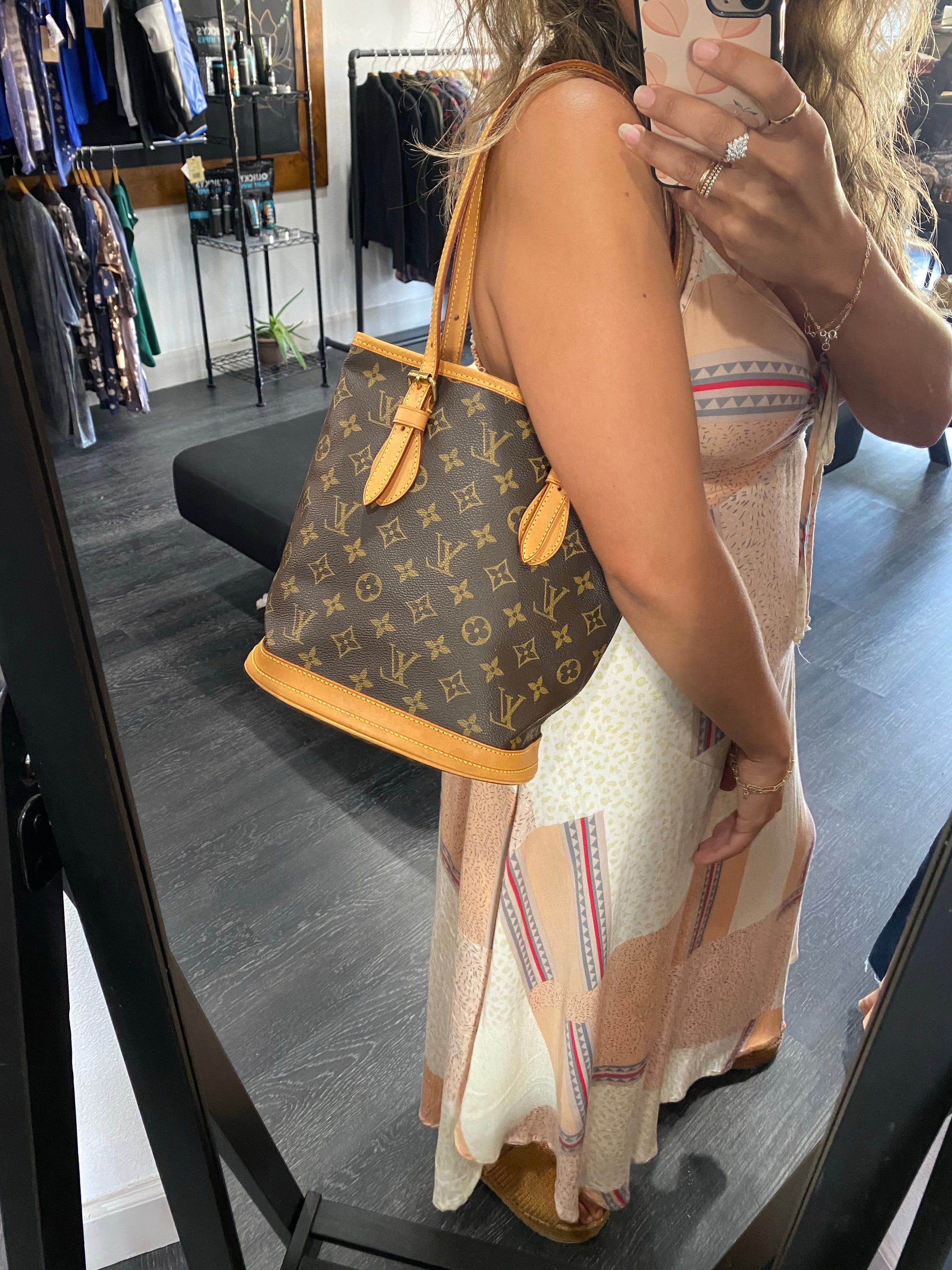 Bag Review: Vintage Louis Vuitton Monogram Petit Bucket 23 Bag - Ella  Pretty Blog