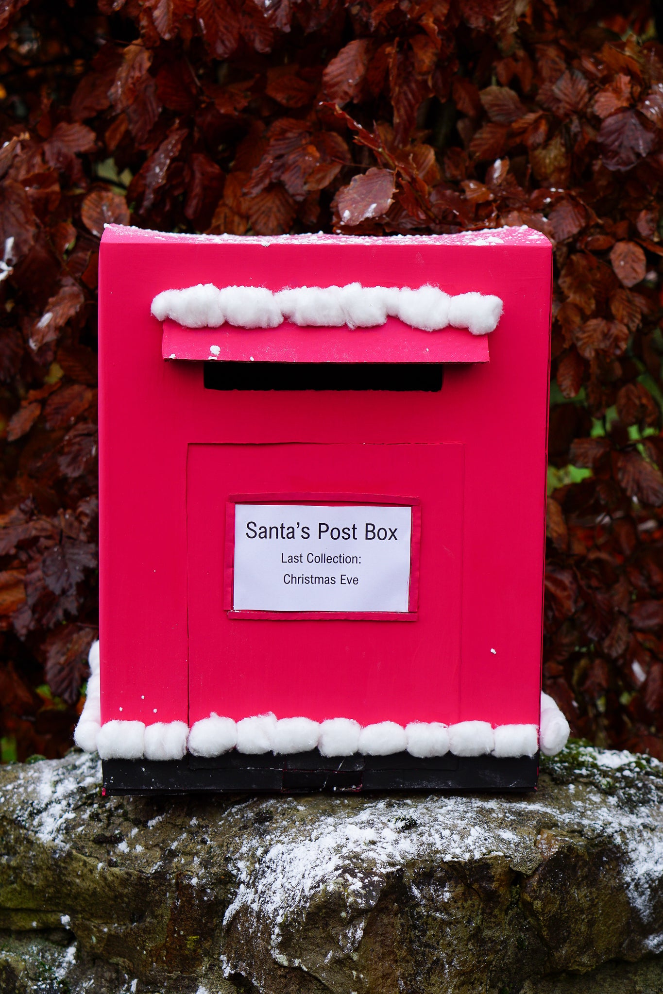 Make your own great little Christmas post box