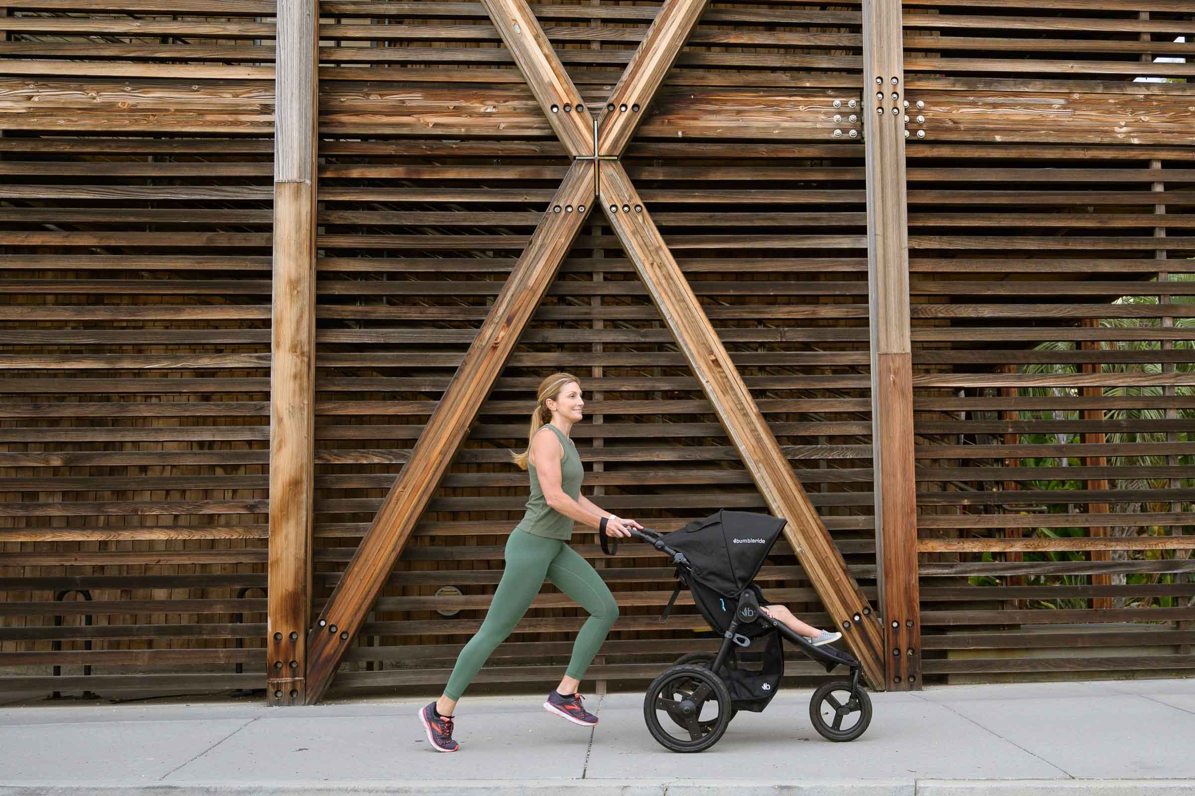 2021 Bumbleride Speed Jogging Stroller on pavement in city