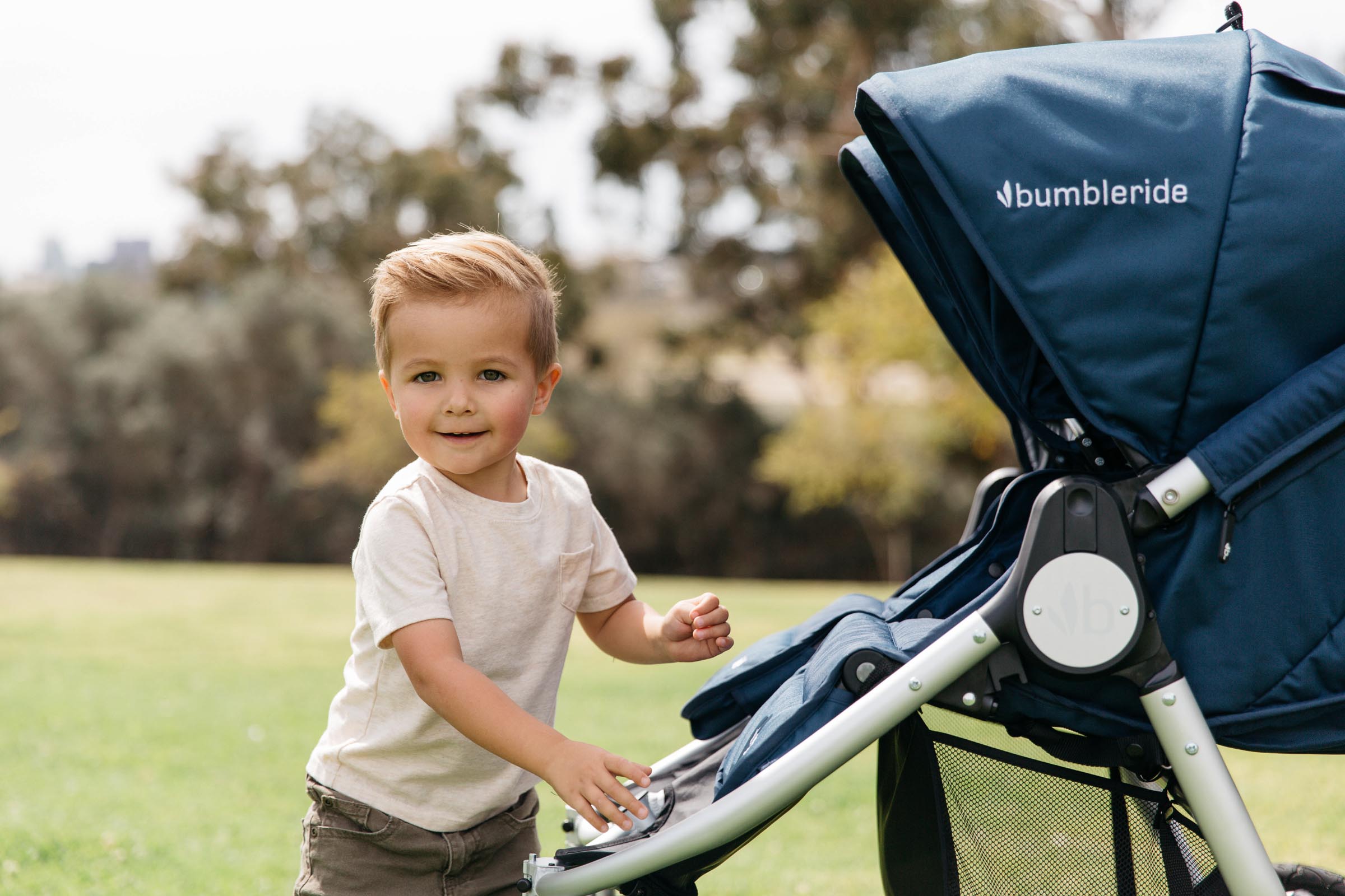 2018 Bumbleride Indie Twin double stroller frame closeup Maritime Blue