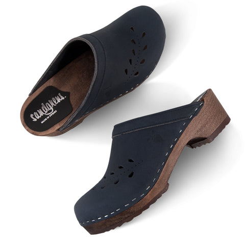 arch support clogs