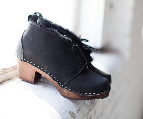 winter clogs with fur