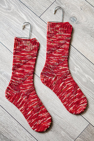 Candy cane striped socks knitting pattern