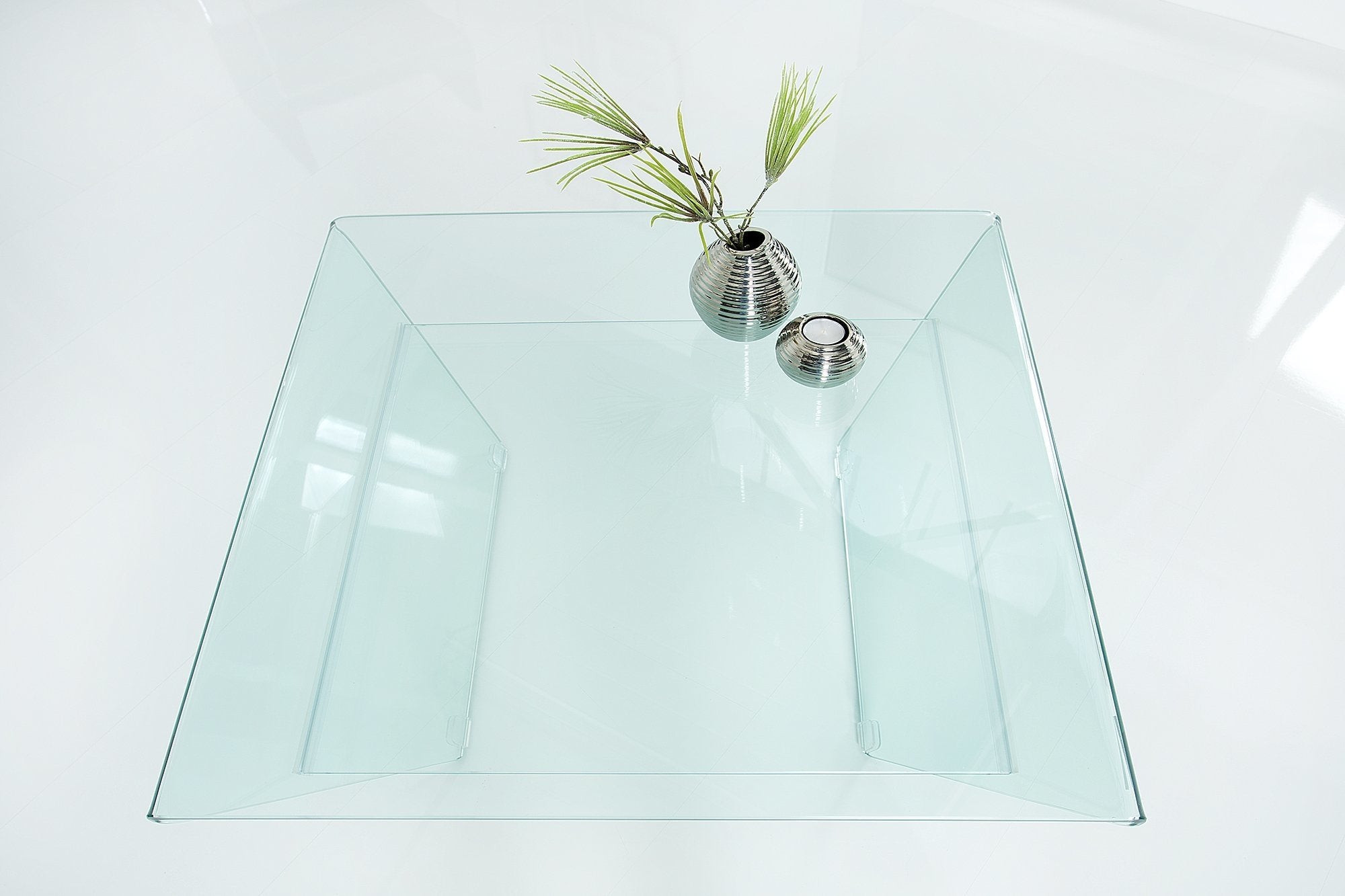 Invicta ghost trapéz alakú üveg dohányzóasztal 70cm
