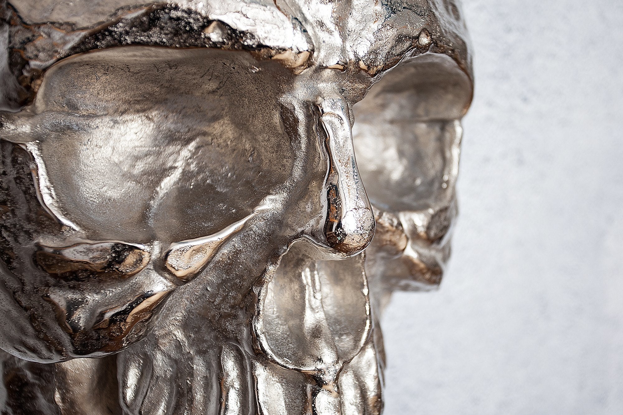 Invicta skull ezüst falidísz 40cm