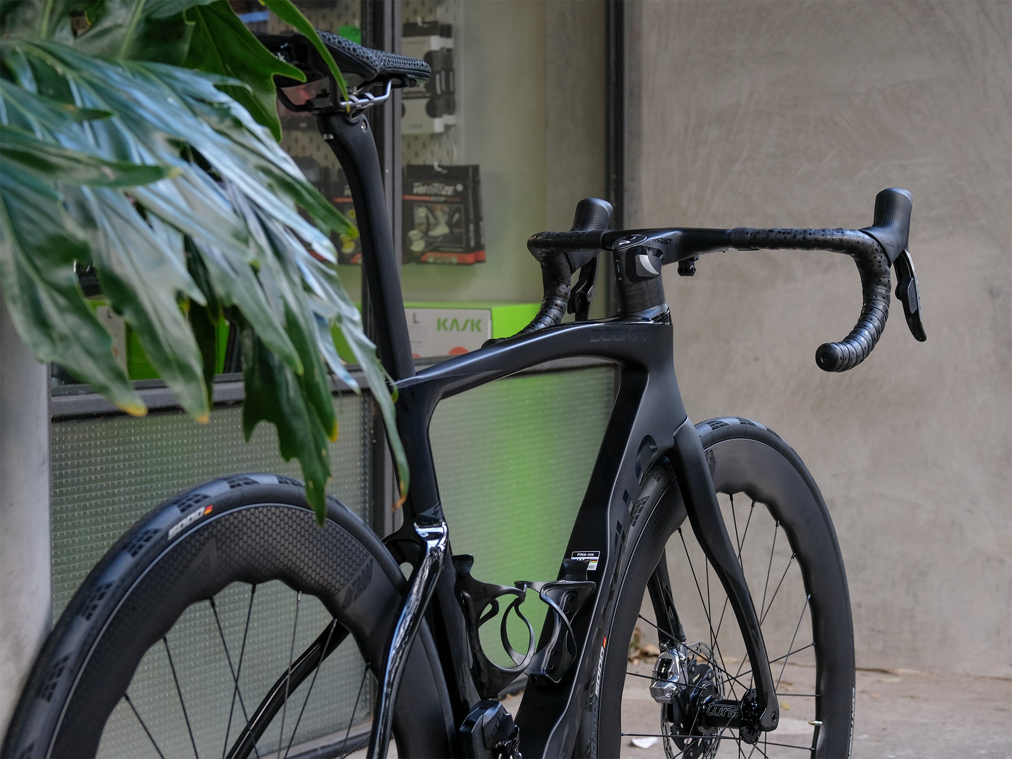 Pinarello Dogma F12 Disc BoB Custom Build – CCACHE