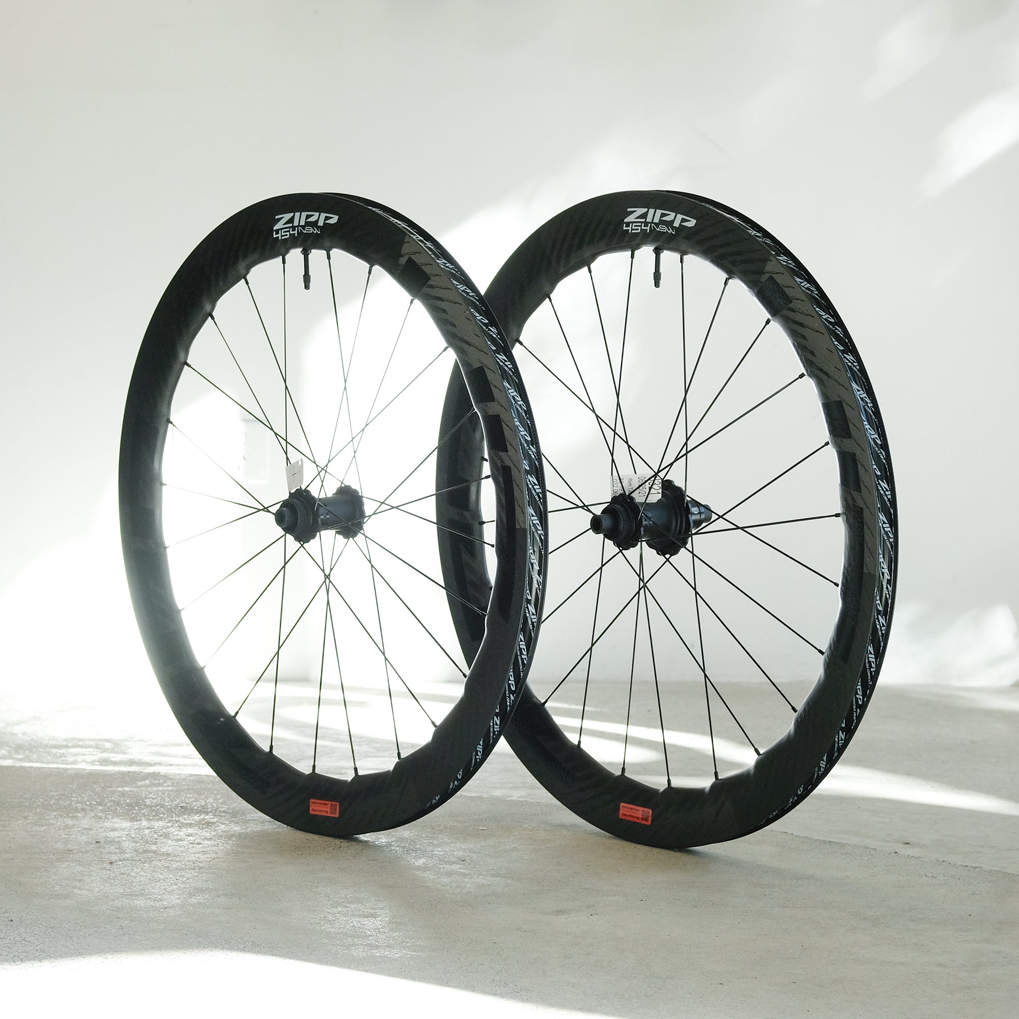 Zipp 454 NSW Carbon Tubeless Disc-Brake Wheelset (Hookless) – CCACHE