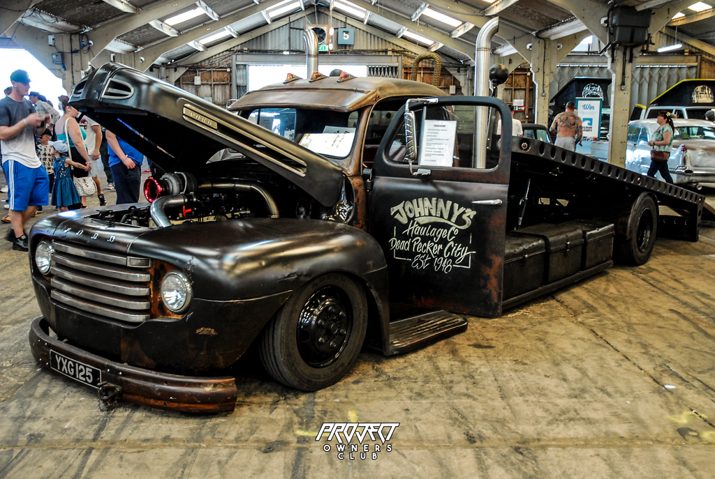 ford pickup tow towing retro classic 1940's loader