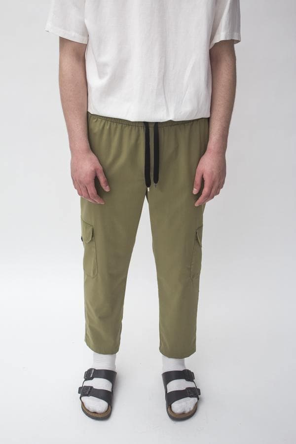 Image of Pantaloni cargo jogger tagliati