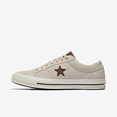 converse one star on foot