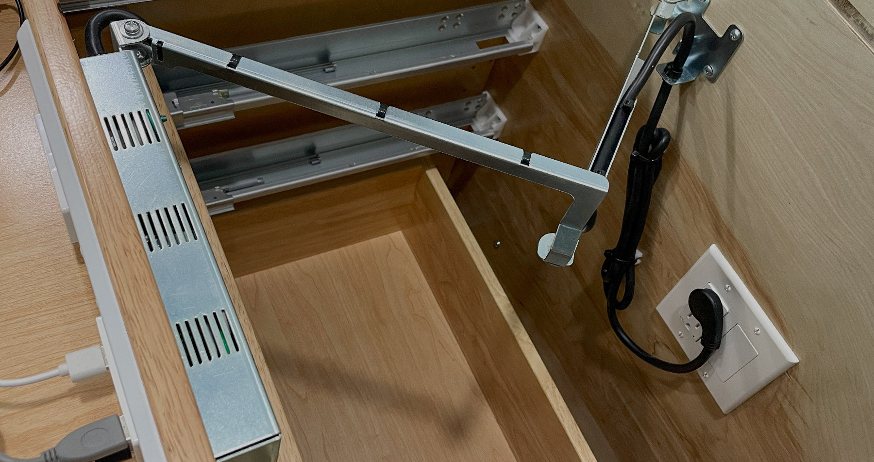  Docking Drawer: Charging Outlets