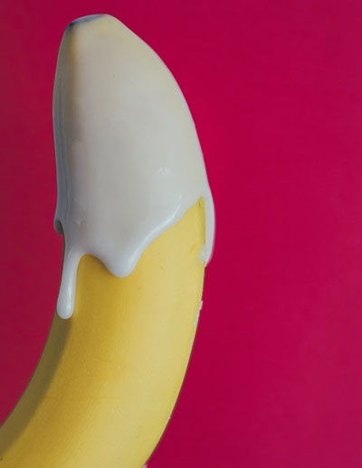 siliconen glijmiddel voor seksspeeltjes vertegenwoordigd door een banaan