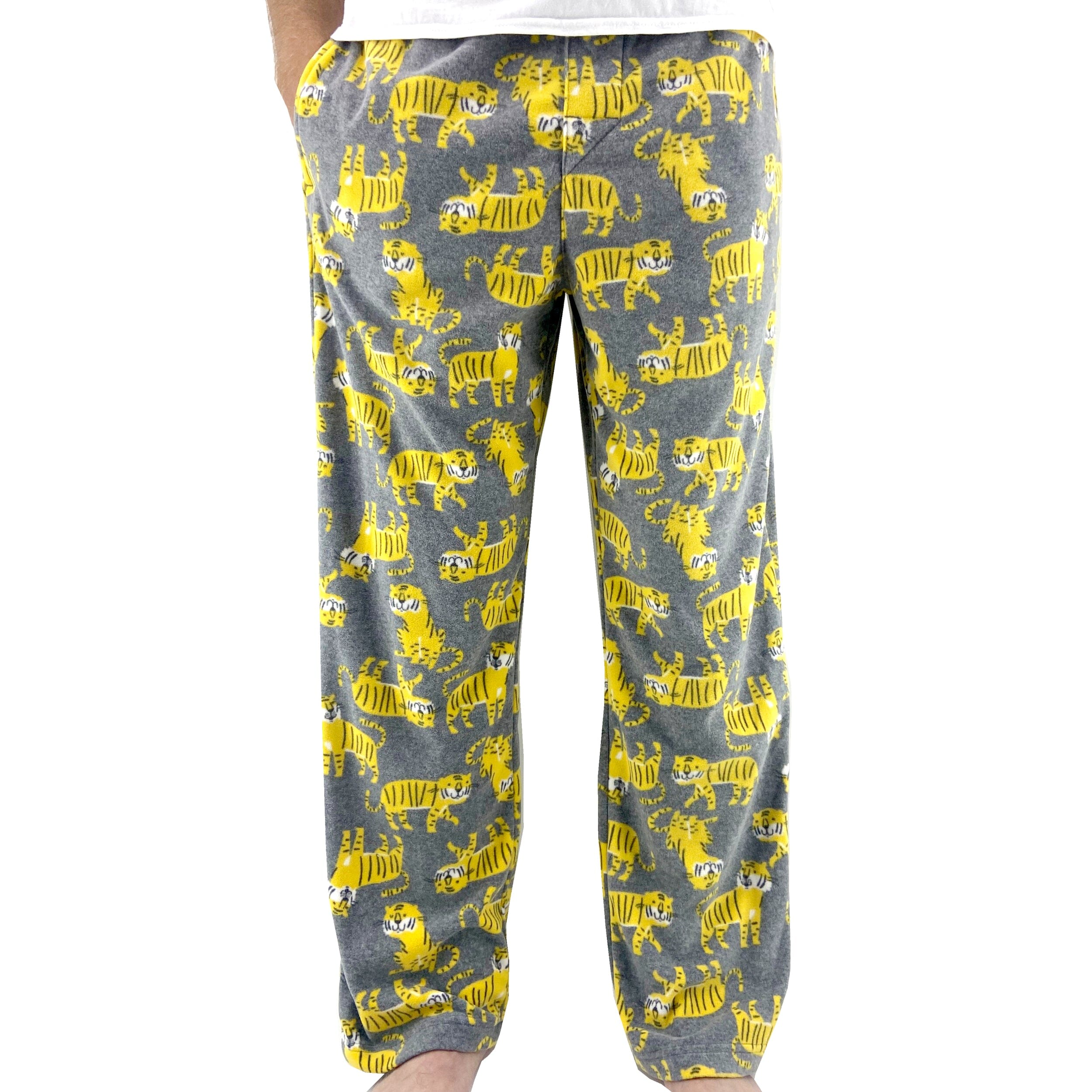 https://cdn.shopify.com/s/files/1/2351/2261/files/tiger-all-over-print-winter-fleece-pajama-pants-christmas-gifts.jpg?v=1699604047&width=2500