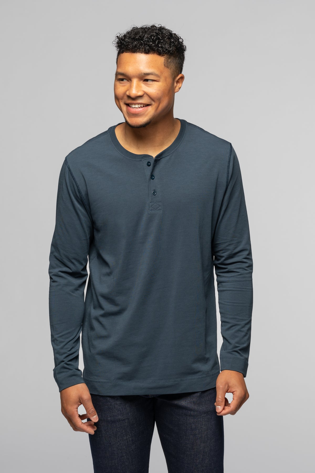 Men’s Standard Fit Long-Sleeve Henley Shirt | Revtown