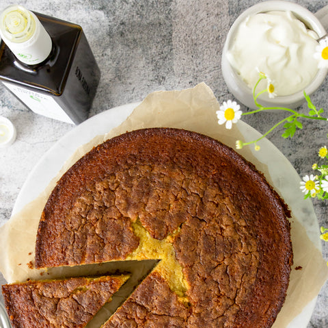 Apple spice olive oil cake