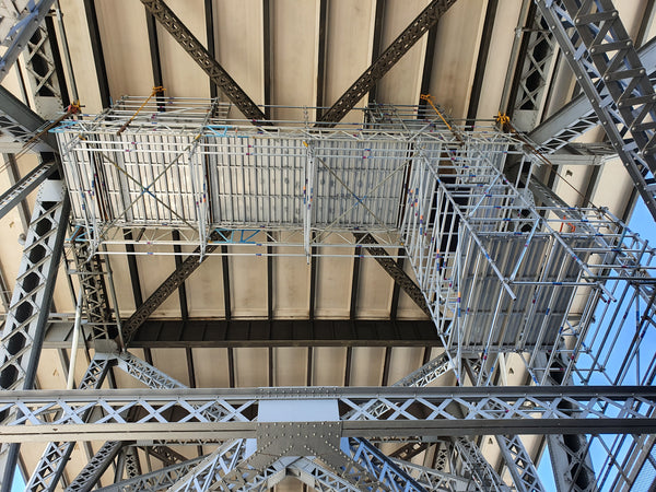 SUSPENDED SCAFFOLDING