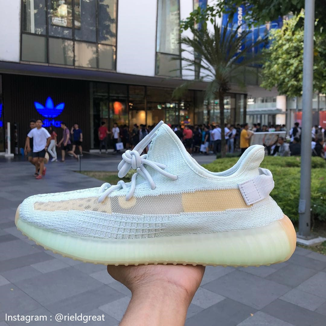 ADIDAS YEEZY BOOST 350 V2 HYPERSPACE Le Sole p