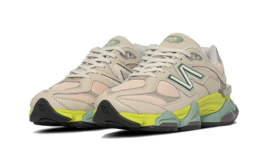 New Balance Unisex 9060 in Beige/Rosa/Grau, Leather - U9060GCB