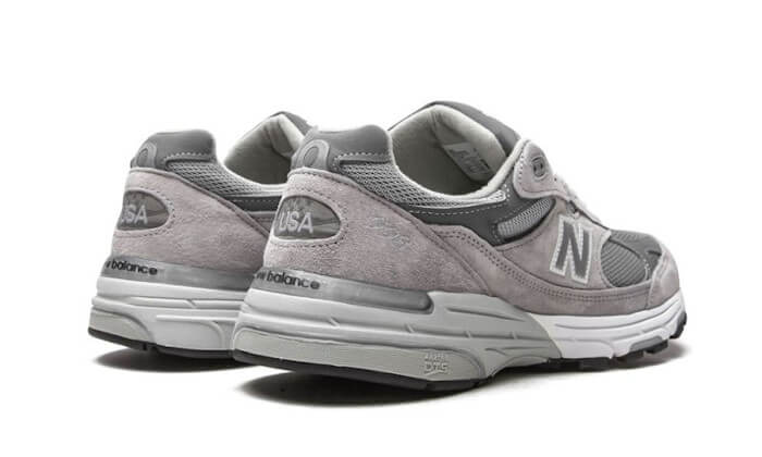 New Balance Mujer MADE in USA 993 Core in Gris, Talla 35 - WR993GL
