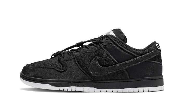 Nike SB Dunk Low Gnarhunters