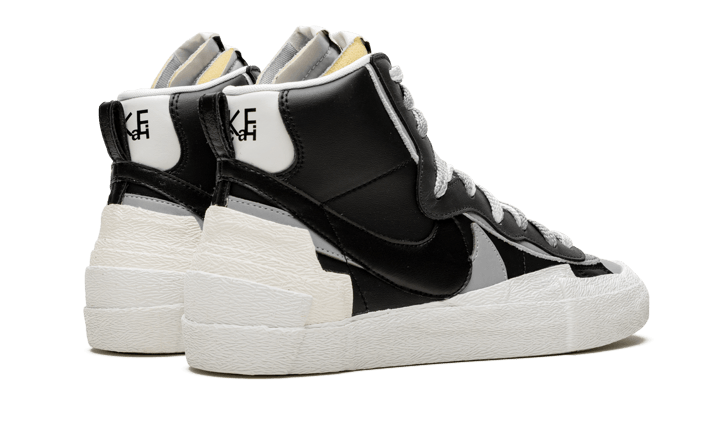 Nike sacai blazer mid 25.5