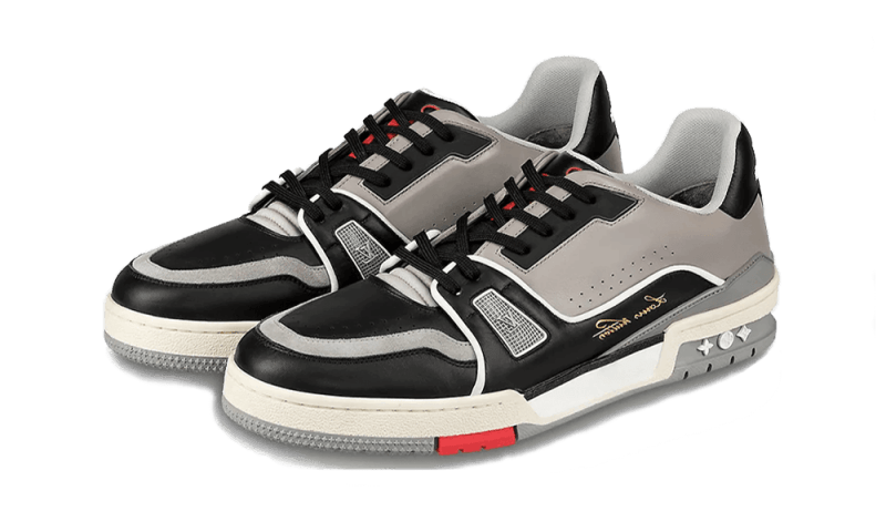 Louis Vuitton Trainer Sneakers (Black) – Luxxe