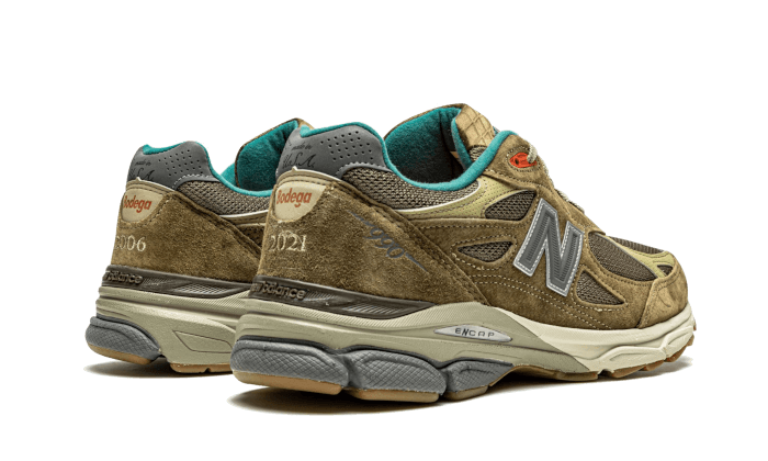 New Balance Made in USA 990v3 Bodega - Hombres EU 43, Brown - M990BD3