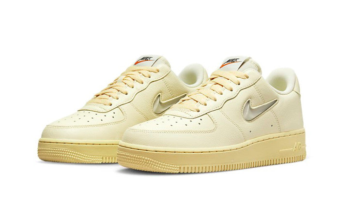WMNS Air Force 1 '07 LX Sneakers Coconut Milk - DO9456-100