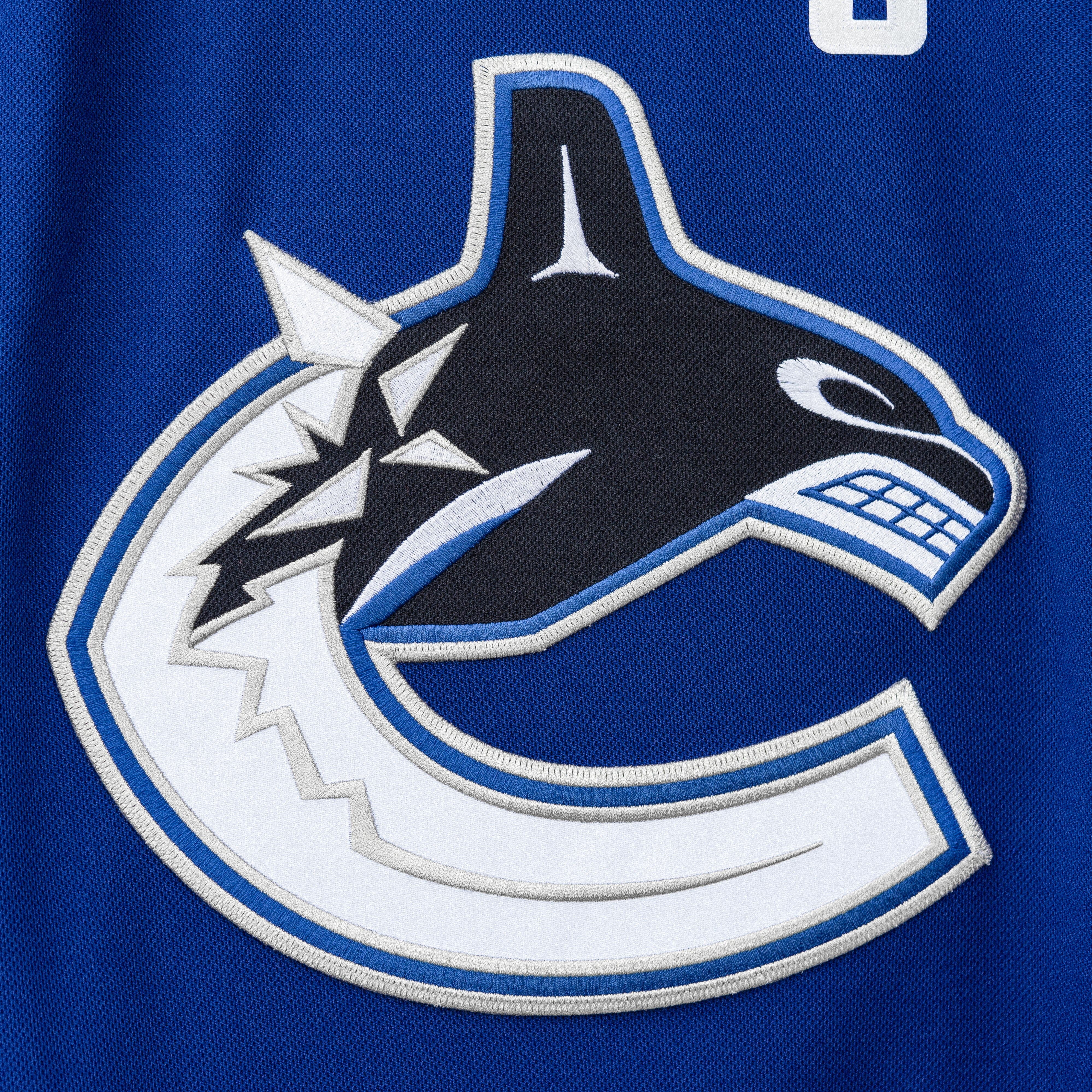 canucks home jersey