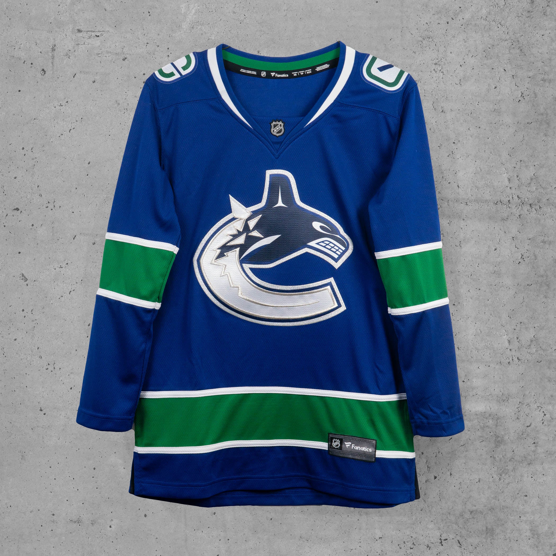 canucks womens jersey