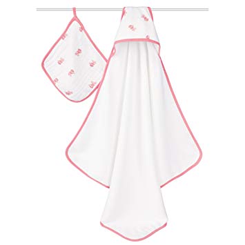 Aden + Anais - Hooded Towel + Washcloth Set - Bathing Beauty https://babystuff.co.nz/products/aden-anais-hooded-towel-washcloth-set-bathing-beauty Little heads stay warm and dry with the aden + anais hooded towel and washcloth set. The 100% cotton muslin washcloth is gentle against baby's skin and the soft cotton terry hooded towel makes this set a bath time essential.