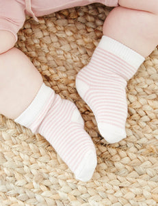 Boody baby - Socks 3 pack - Chalk & Rose https://babystuff.co.nz/products/boody-baby-socks-chalk-rose Boody baby is the perfect choice for you little one & our planet! Superbly soft & stretchy Hypo-allergenic Comfortable & breathable Excellent moisture absorbency Anti-bacterial Sustainable & renewable Pesticide & chemical free yarn