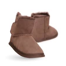 EMU - Baby Bootie - Chocolate https://babystuff.co.nz/products/emu-baby-bootie-chocolate Little feet love EMU Australia double face sheepskin baby booties.