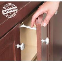 Safety 1st - Wide Grip Latches https://babystuff.co.nz/products/safety-1st---wide-grip-latches Wide Grip Latches keep cabinets and drawers off limits to little ones. Wide easy grip surface for quick parent access Simple to install and easy to use