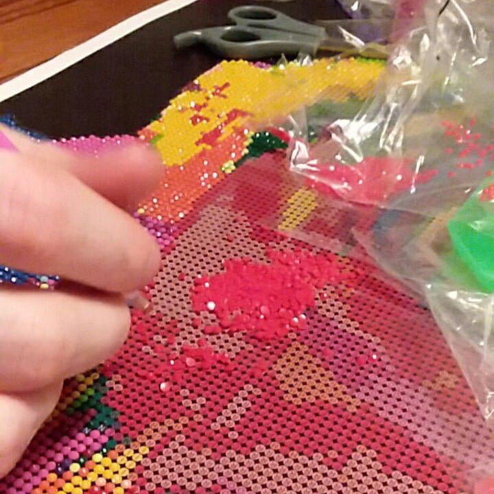 How To Easily Remove Paper From Your Diamond Painting Canvas! 