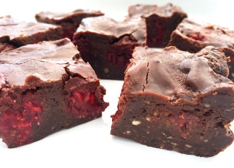 Source: https://shineyogauk.com/raspberry-raw-brownies-recipe