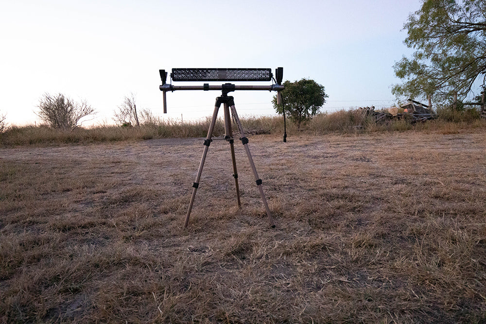 predator cannon scanning light with swivel mount