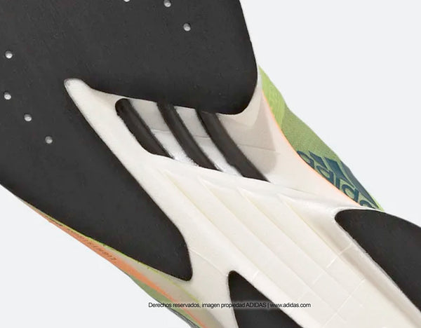 Suela con barras de carbono en la suela de tenis Adidas Adios Pro