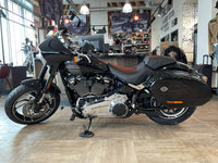 Sport Glide Harley-Davidson Softail 2021 - Vivid Black Deluxe