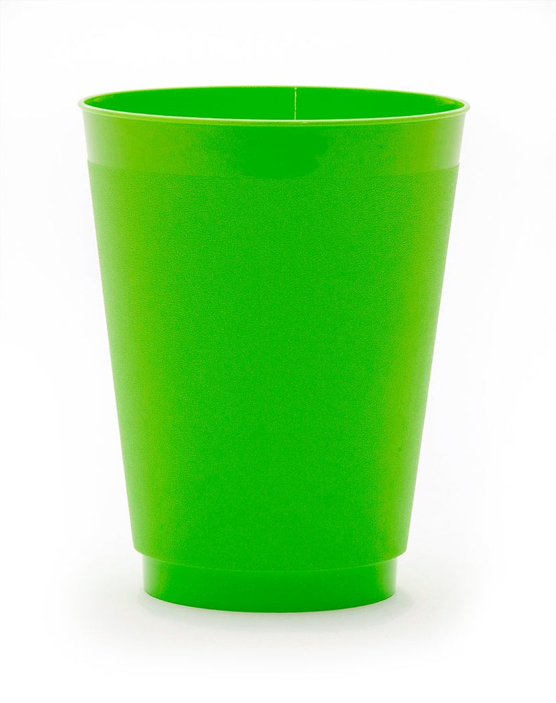 plastic cups to go