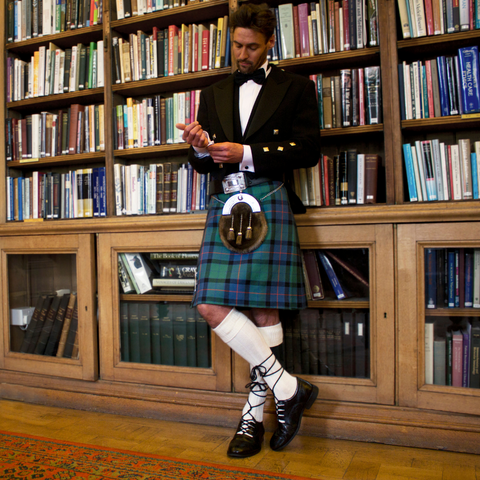 difference between irish and scottish kilts