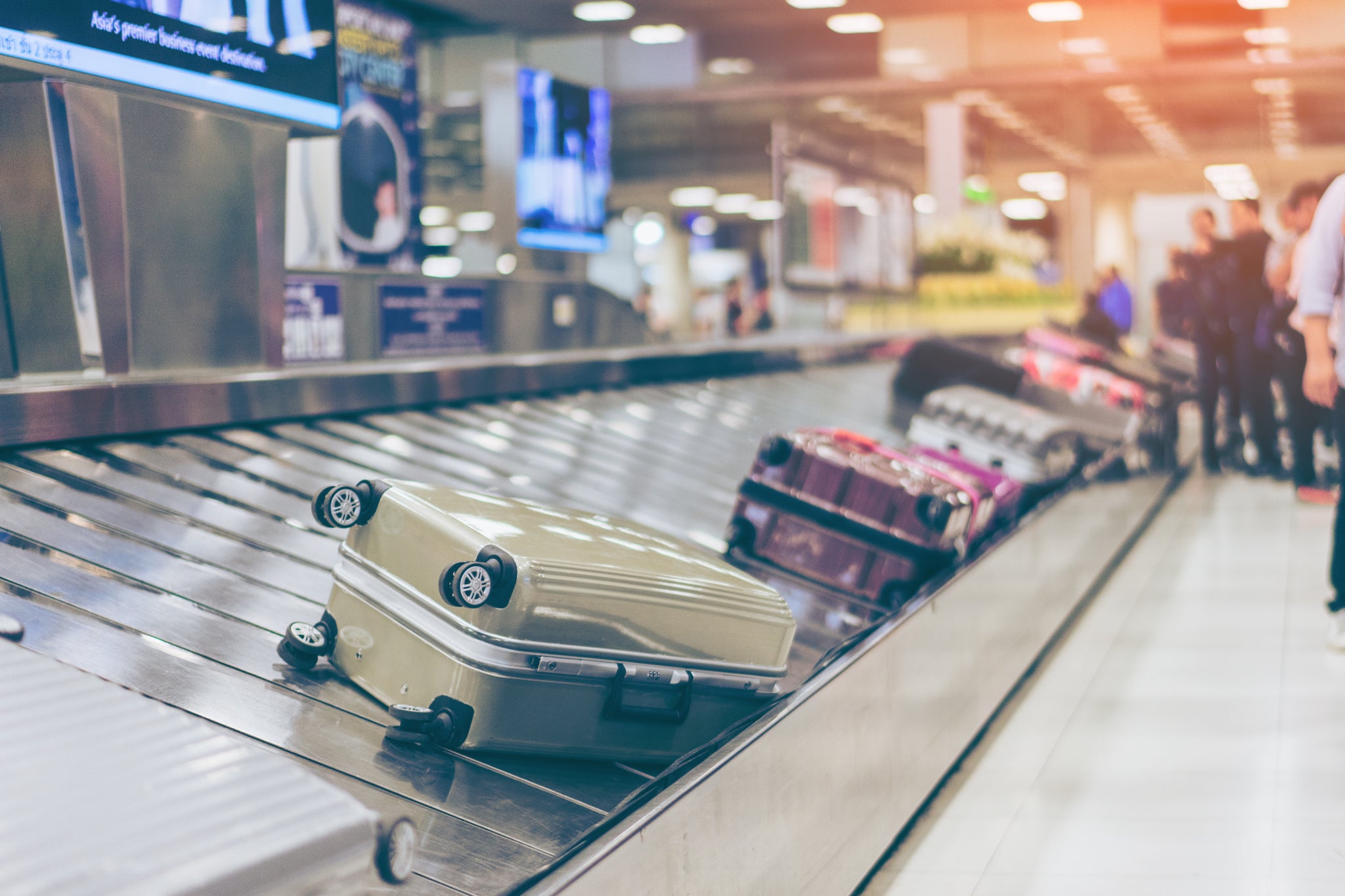 vueling damaged baggage