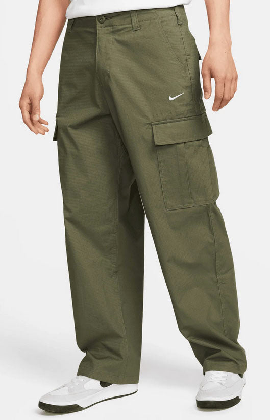 Nike SB - Kearny Cargo Pants | Medium 