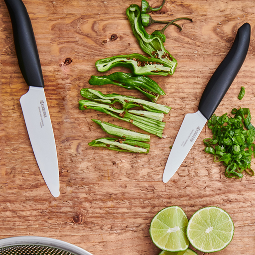KYOCERA > This essential kitchen peeler has an ultra-sharp, single