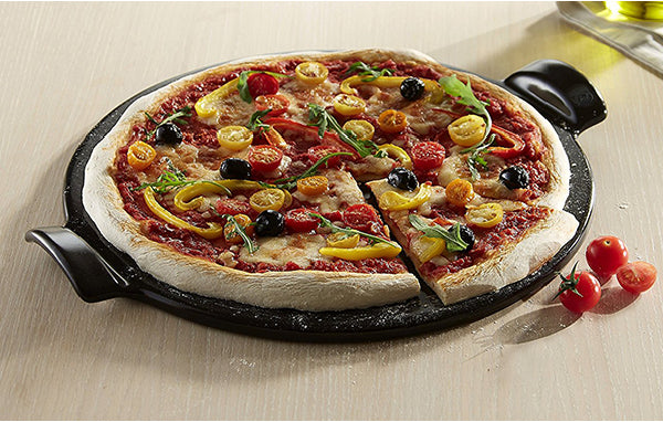 Emile Henry Made in France Flame Top Pizza Stone, Black. Perfect for Pizzas  or Breads. In the Oven, On Top of the BBQ. Safe up to 750 degrees F. 100%
