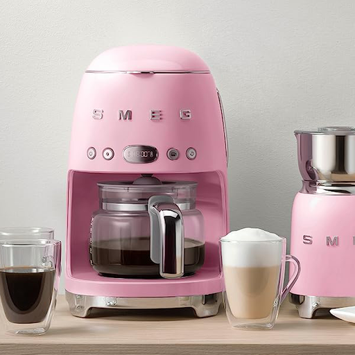 https://cdn.shopify.com/s/files/1/2373/0269/files/smeg-pastel-pink-coffee-maker-product-600x600_512x512.png?v=1692797131