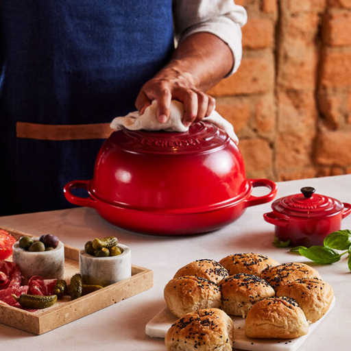 Le Creuset Enameled Cast Iron Crepe Pan with Rateau and Spatula, 10.75,  Cerise